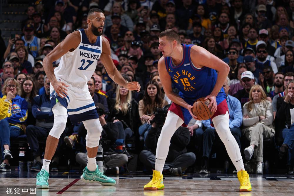 与此同时 与此同时