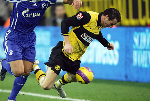 足并不完全 足并不完全