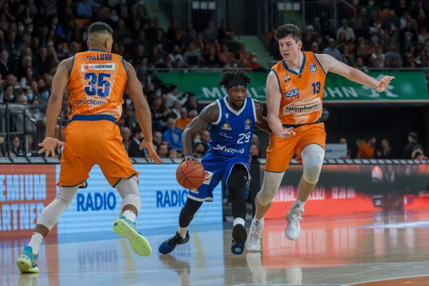 这则事件背 这则事件背